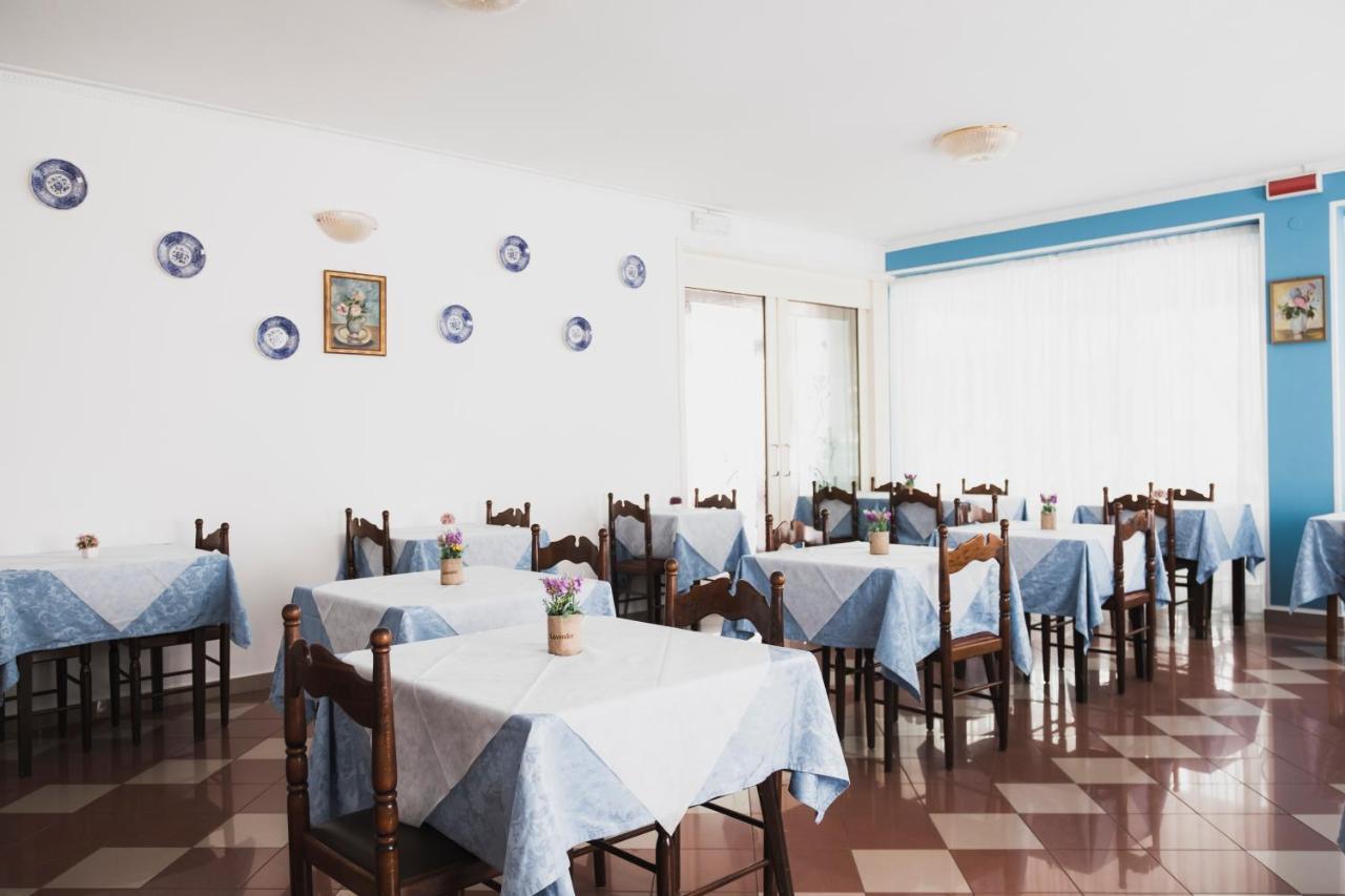 רימיני Hotel Cheri מראה חיצוני תמונה