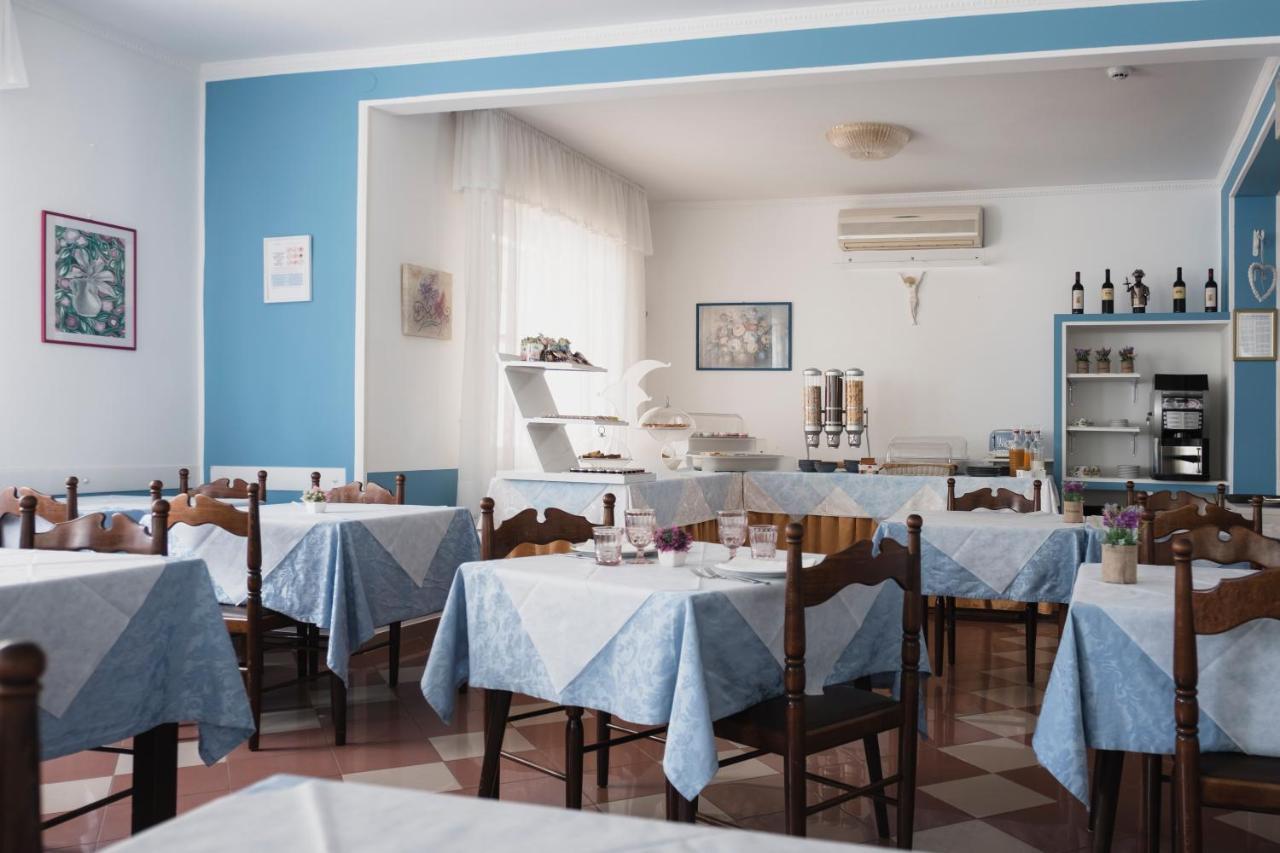 רימיני Hotel Cheri מראה חיצוני תמונה