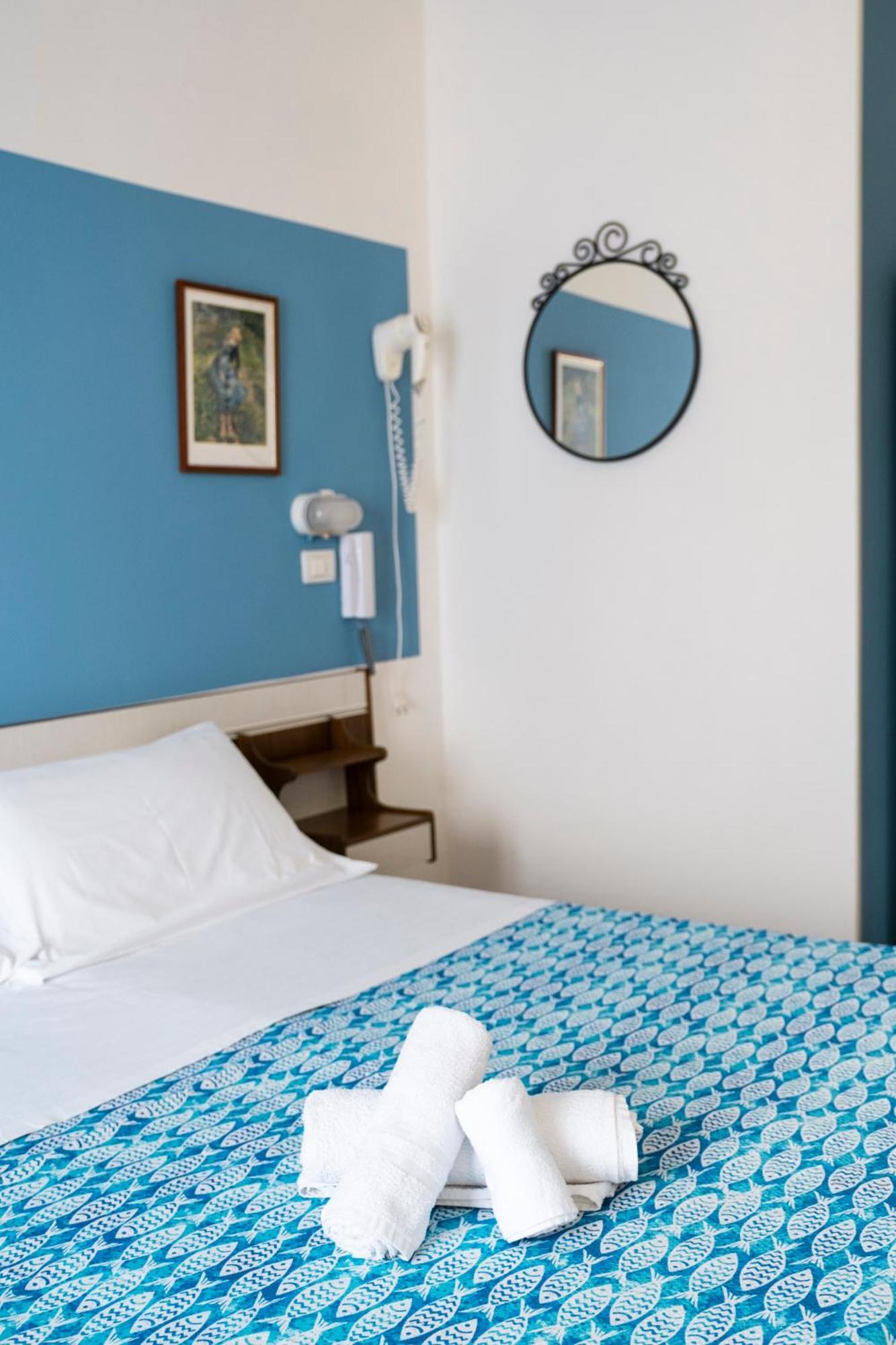 רימיני Hotel Cheri מראה חיצוני תמונה