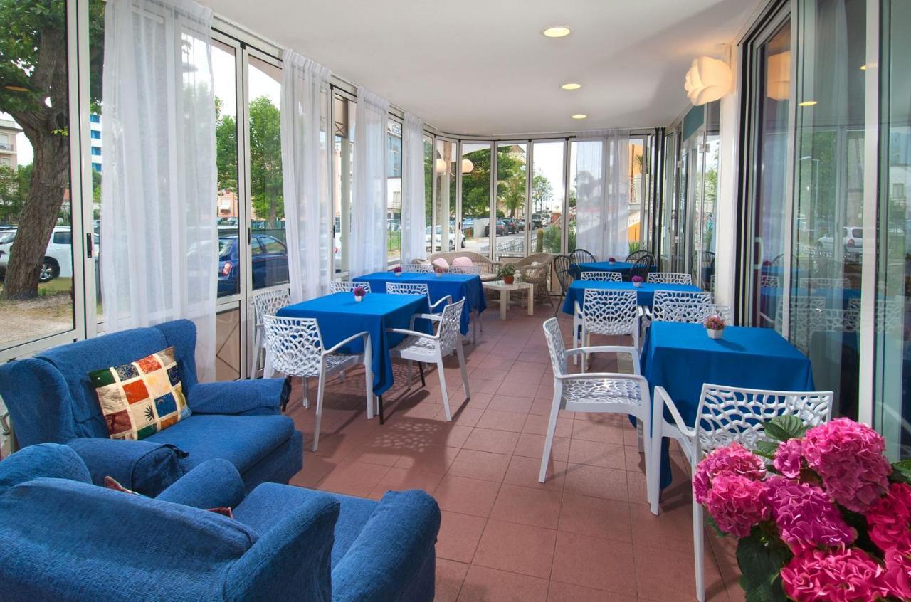 רימיני Hotel Cheri מראה חיצוני תמונה