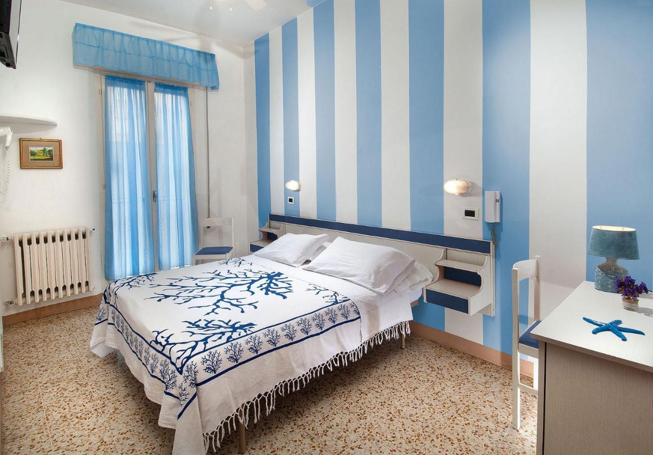 רימיני Hotel Cheri מראה חיצוני תמונה